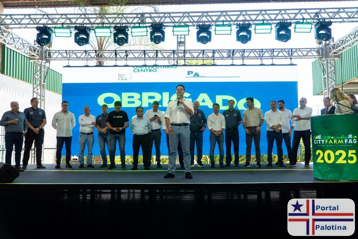 Ratinho Junior é homenageado em evento do agro paranaense